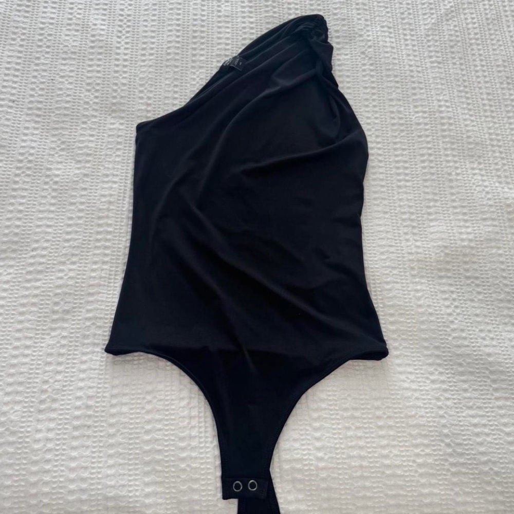 Express Black One-Shoulder Kids Bodysuit
